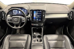 valkoinen Volvo XC40 2019 kuva 7.