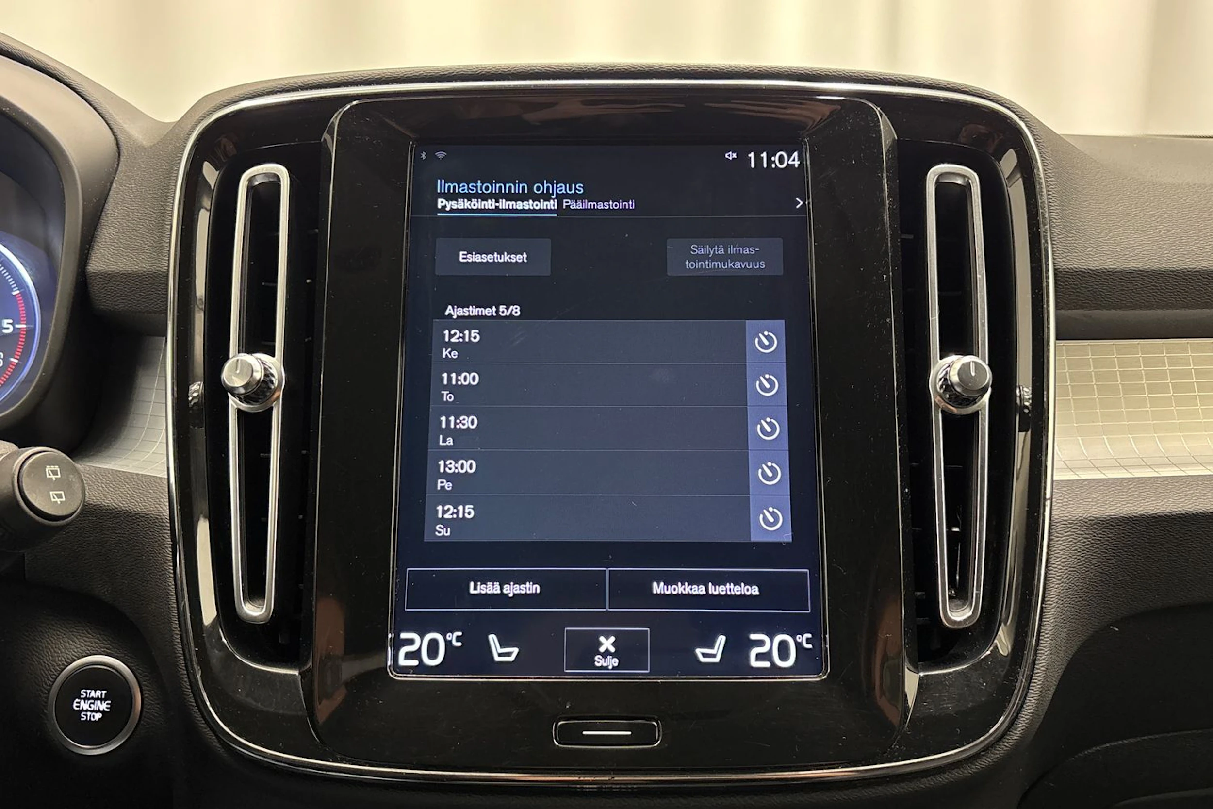 valkoinen Volvo XC40 2019 kuva 13.