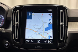 valkoinen Volvo XC40 2019 kuva 14.