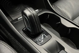 valkoinen Volvo XC40 2019 kuva 17.