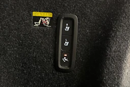 valkoinen Volvo XC40 2019 kuva 19.