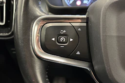 valkoinen Volvo XC40 2019 kuva 22.