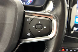 valkoinen Volvo XC40 2019 kuva 23.