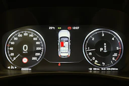 valkoinen Volvo XC40 2019 kuva 24.