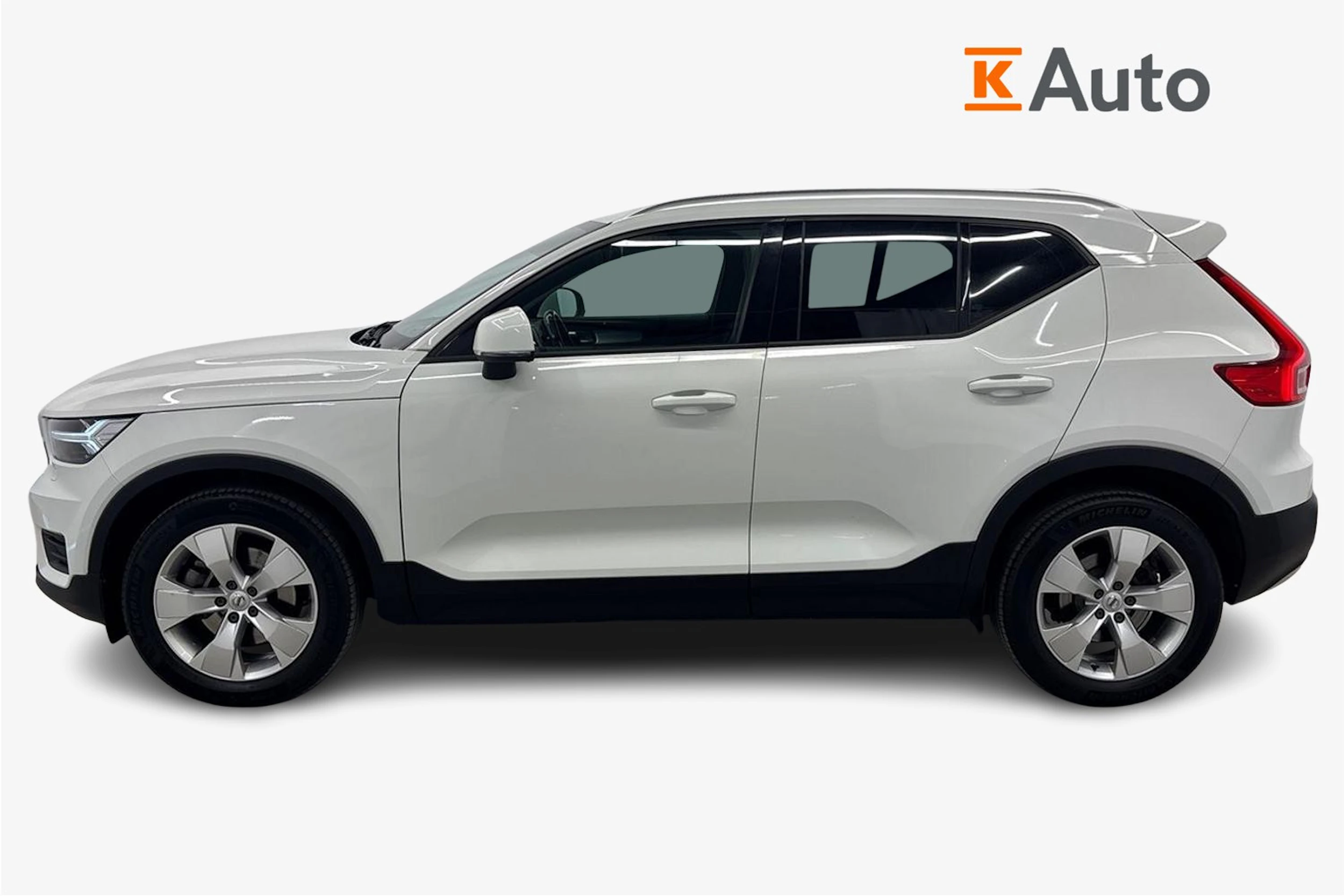valkoinen Volvo XC40 2019 kuva 7.