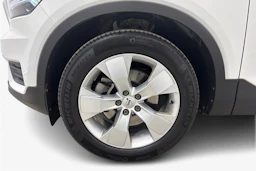 valkoinen Volvo XC40 2019 kuva 12.