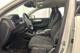 valkoinen Volvo XC40 2019 kuva 16.