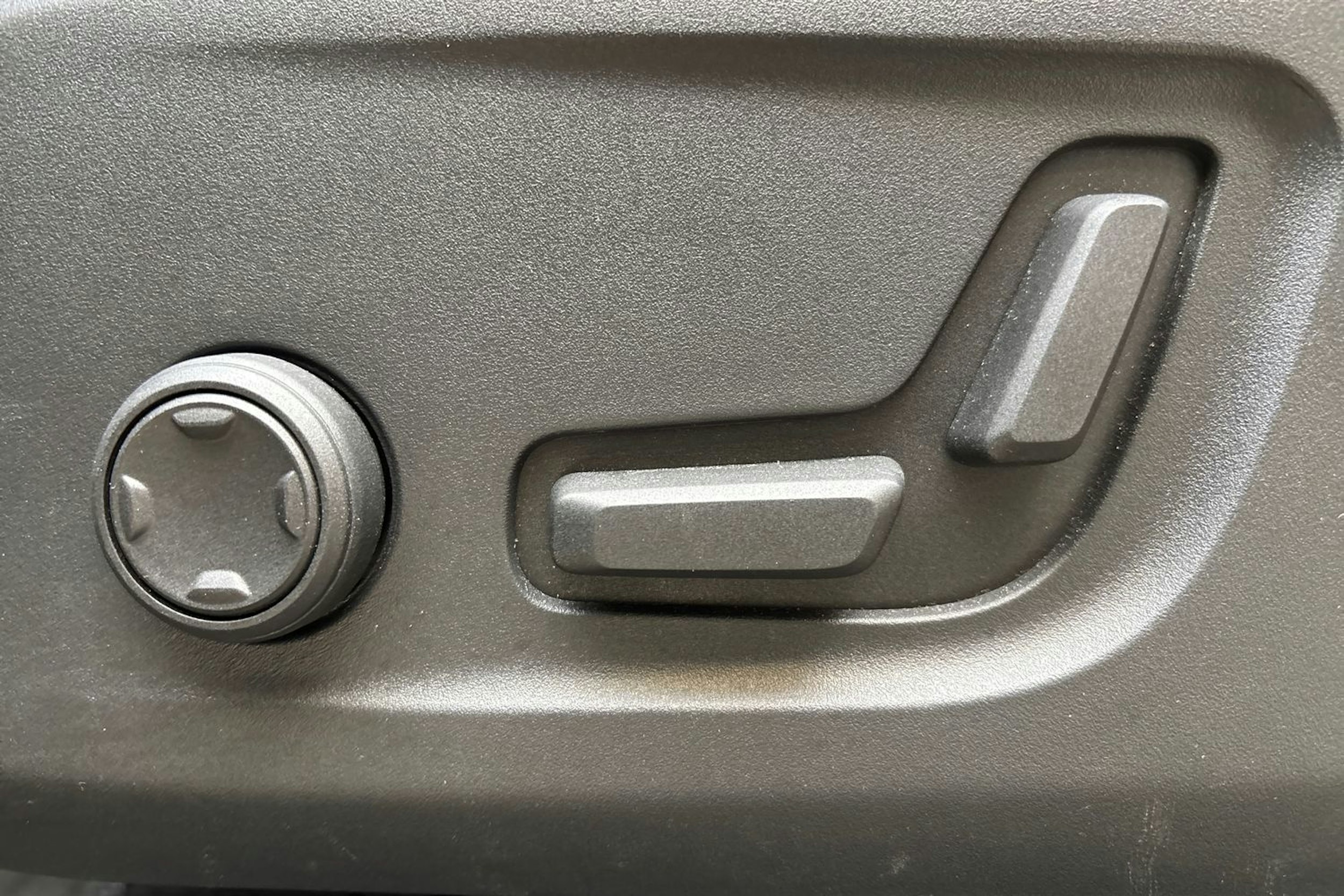 musta Volvo XC40 2020 kuva 17.