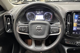 musta Volvo XC40 2020 kuva 18.