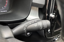musta Volvo XC40 2020 kuva 20.