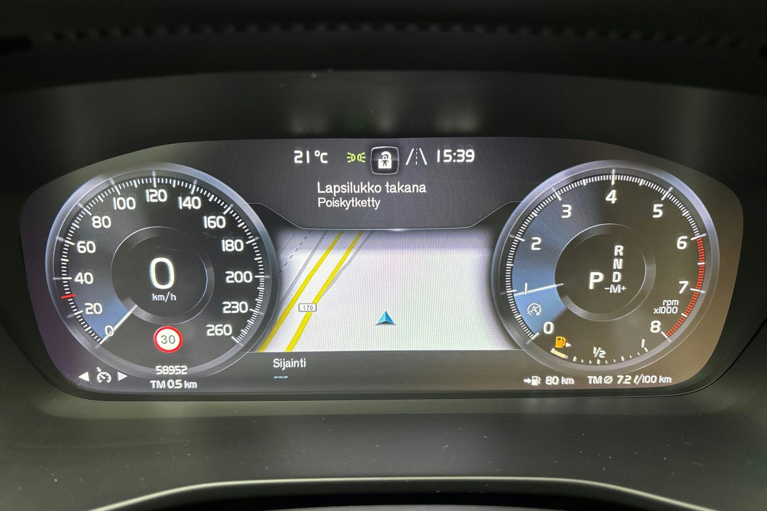 musta Volvo XC40 2020 kuva 21.