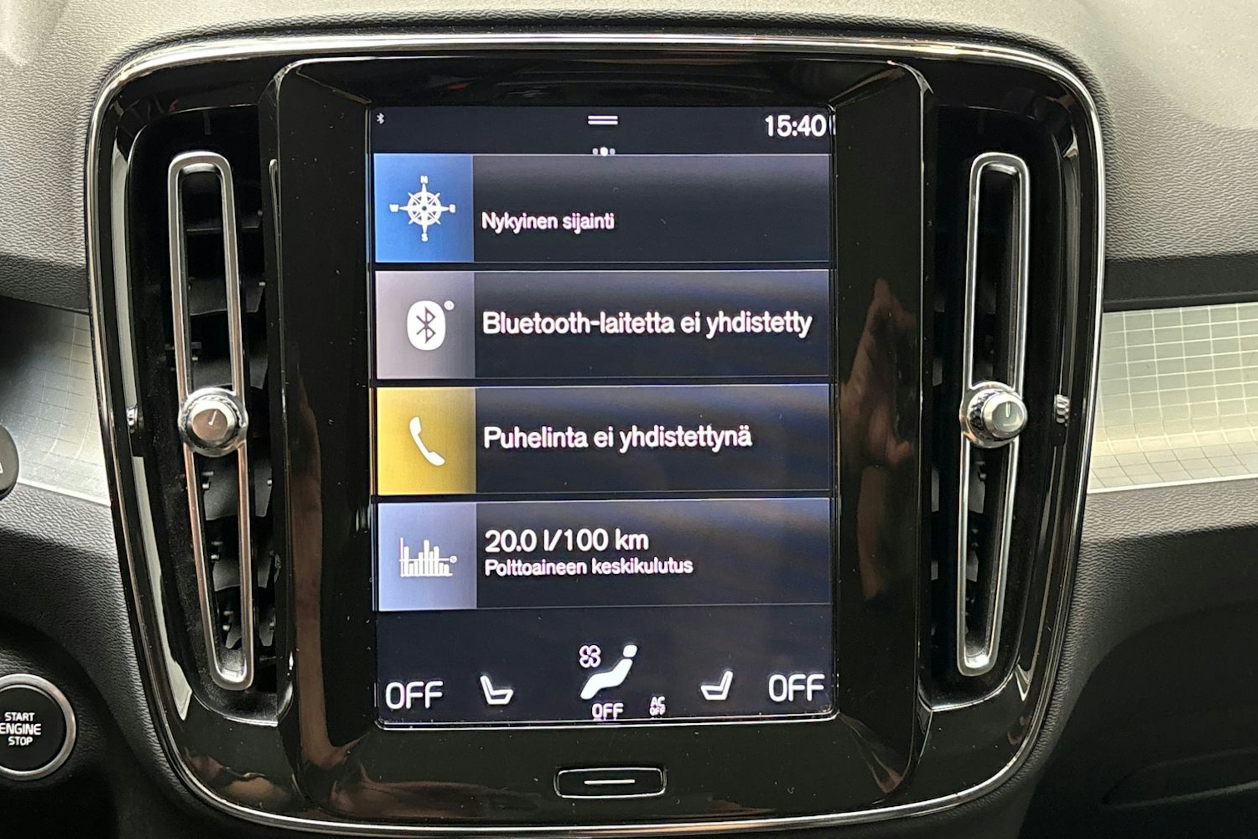musta Volvo XC40 2020 kuva 23.