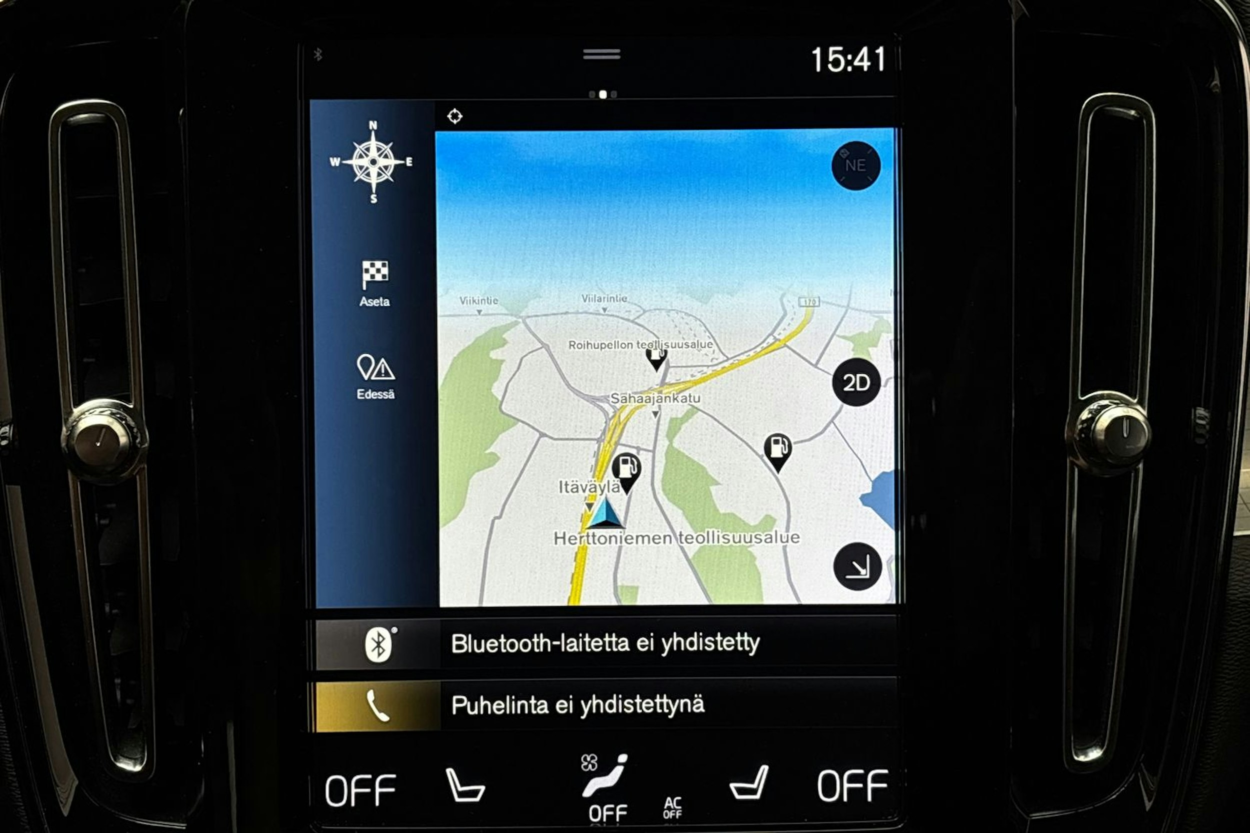 musta Volvo XC40 2020 kuva 24.