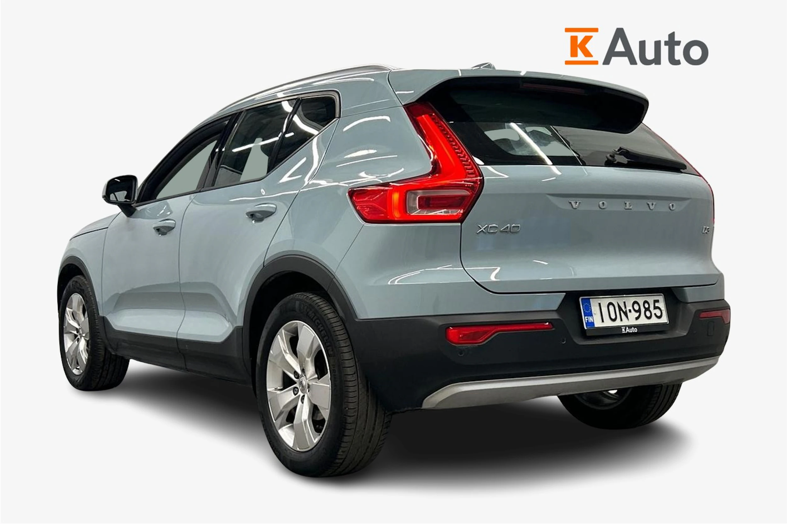 sininen Volvo XC40 2019 kuva 3.