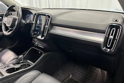 sininen Volvo XC40 2019 kuva 16.