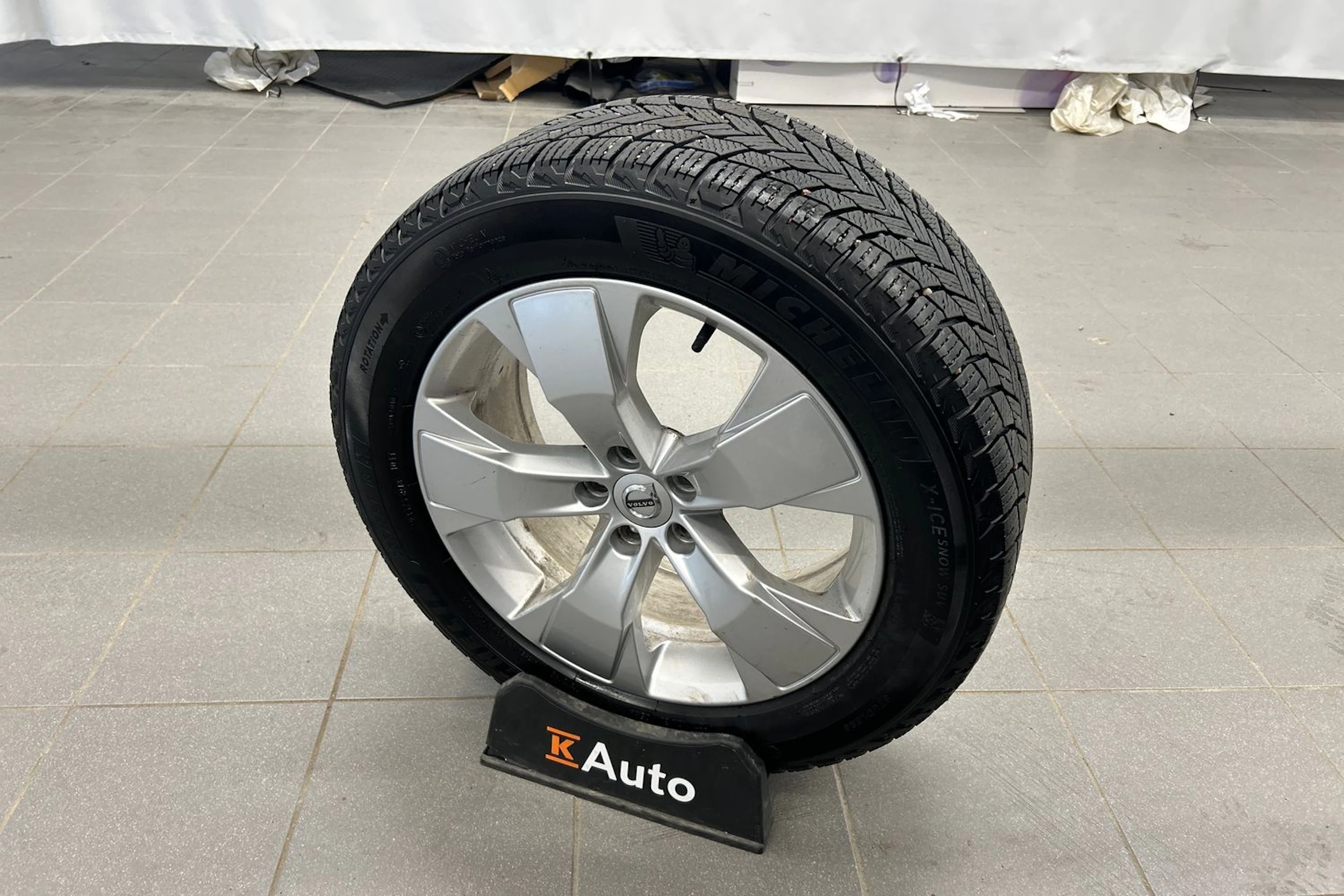sininen Volvo XC40 2019 kuva 20.