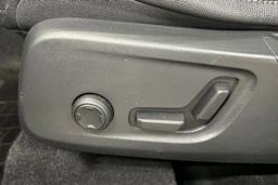 sininen Volvo XC40 2019 kuva 22.