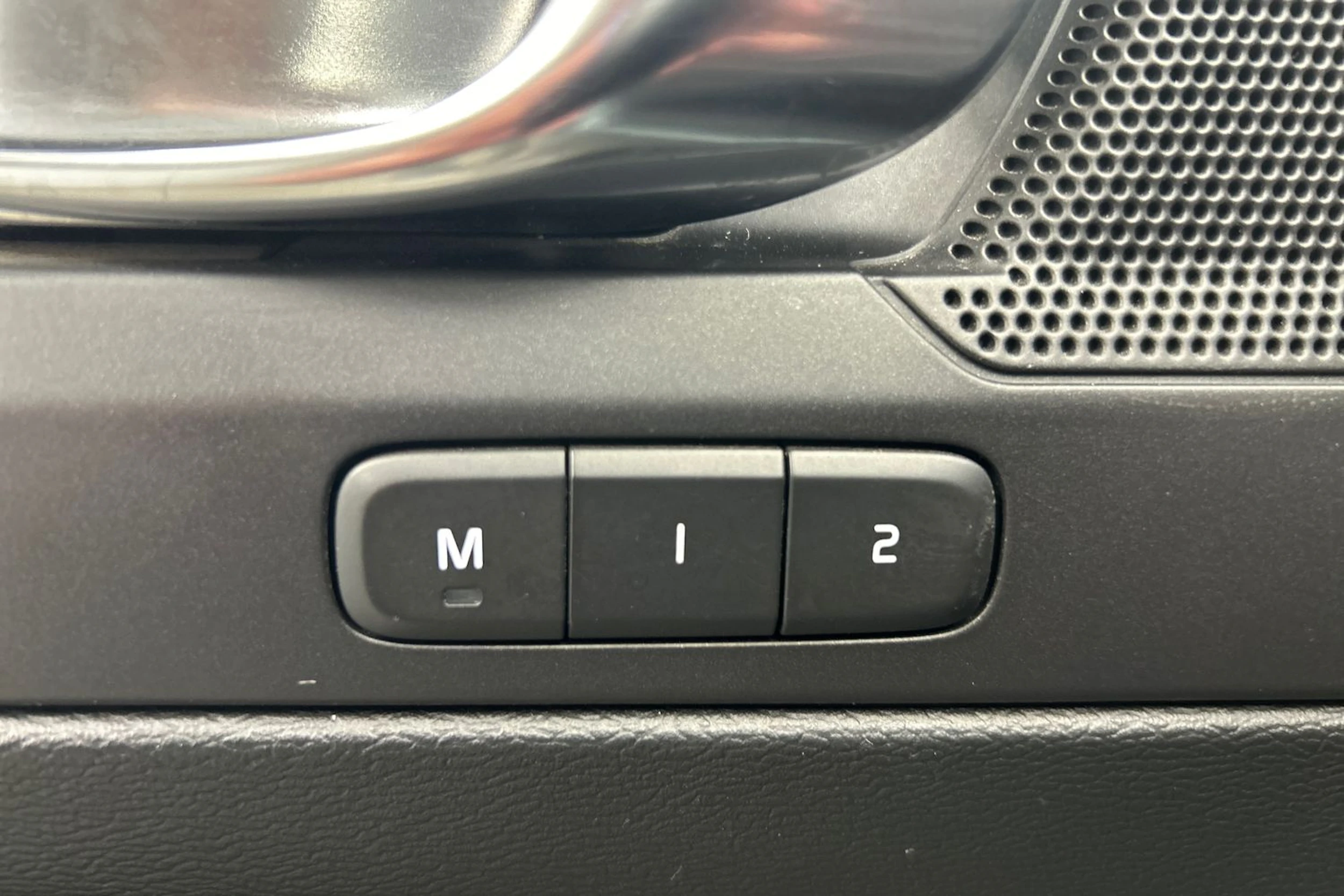 sininen Volvo XC40 2019 kuva 23.