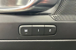 sininen Volvo XC40 2019 kuva 23.