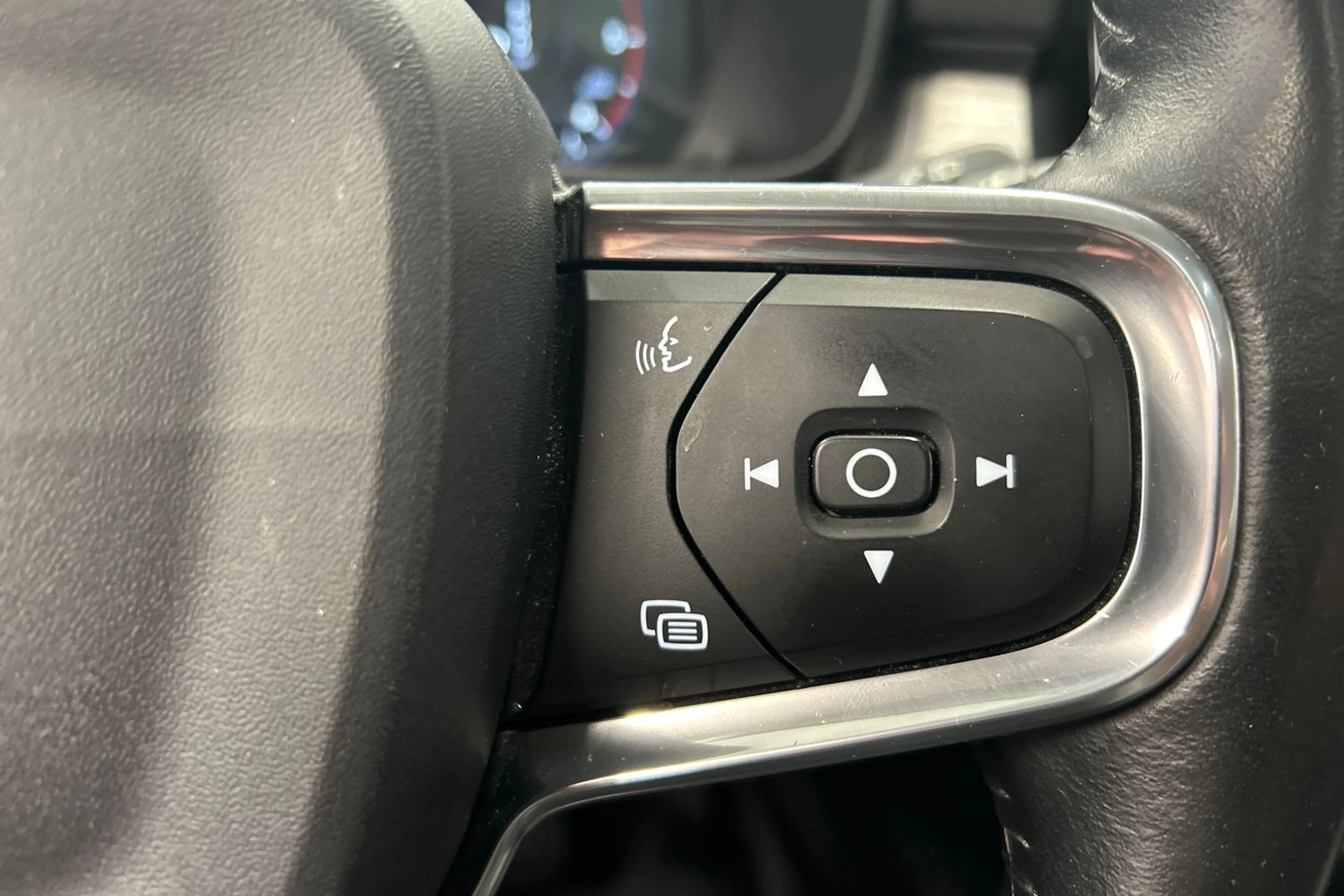 sininen Volvo XC40 2019 kuva 26.