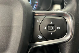 sininen Volvo XC40 2019 kuva 26.