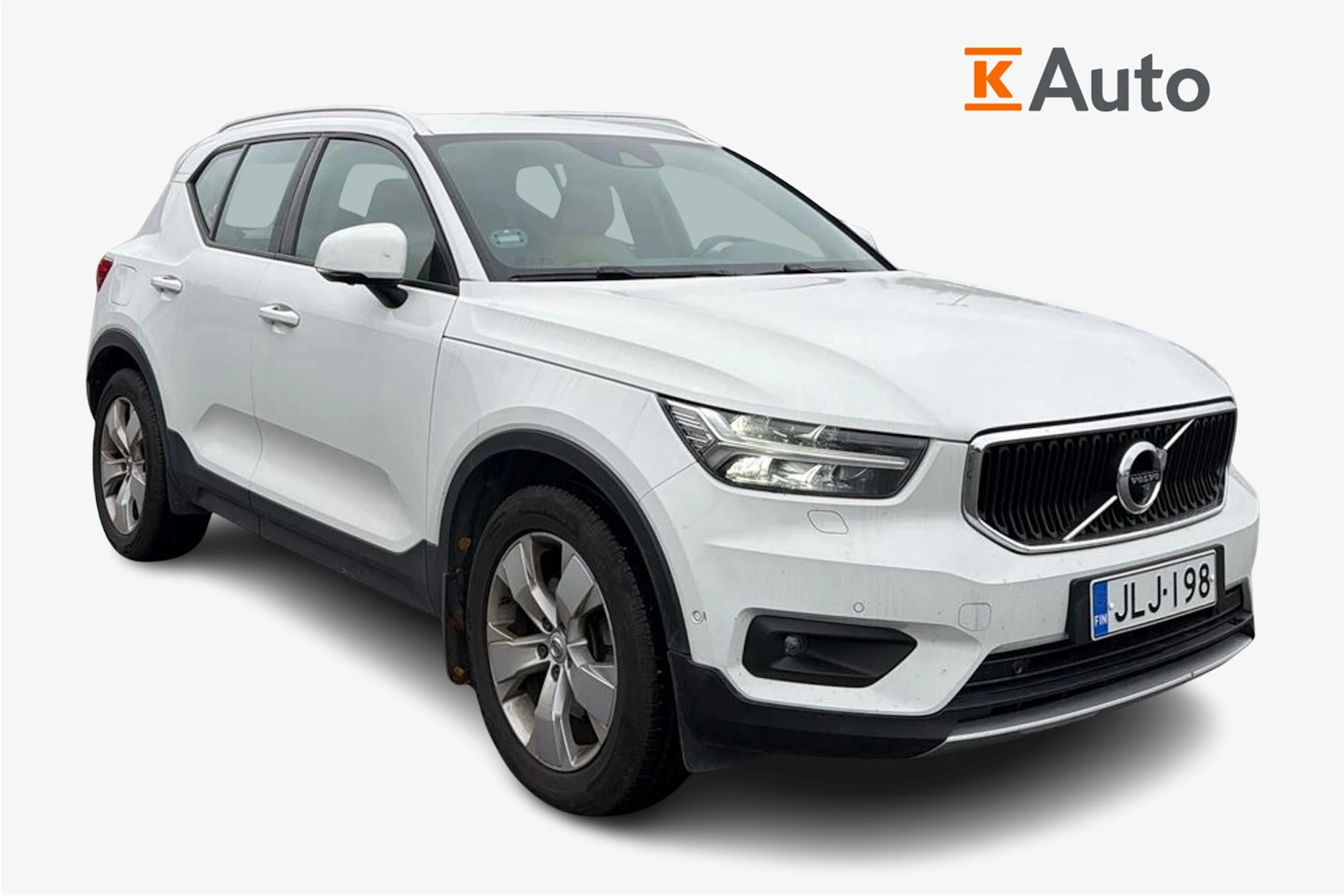 valkoinen Volvo XC40 2020 kuva 1.