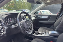 Harmaa Volvo XC40 2019 kuva 3.