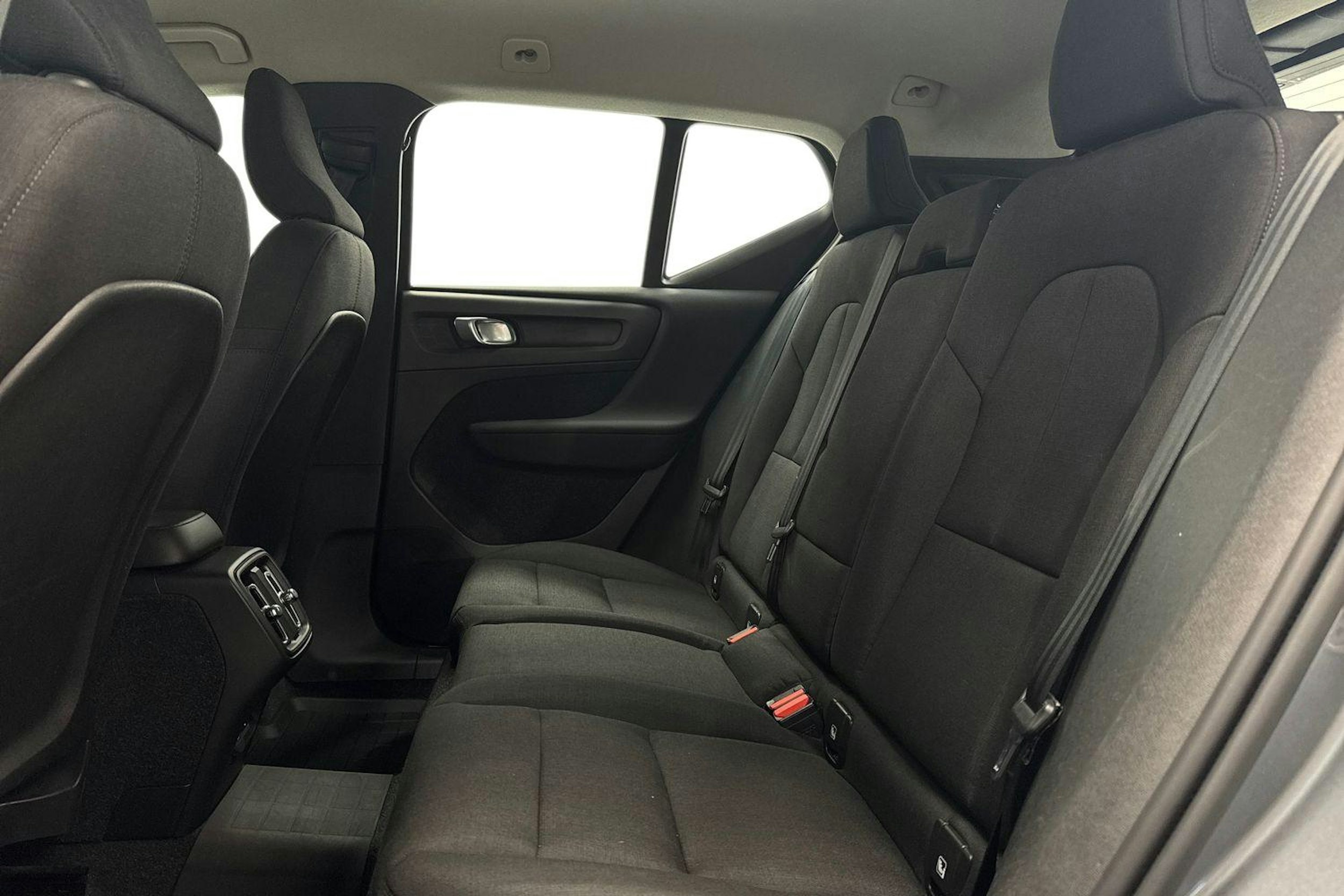 Harmaa Volvo XC40 2019 kuva 10.