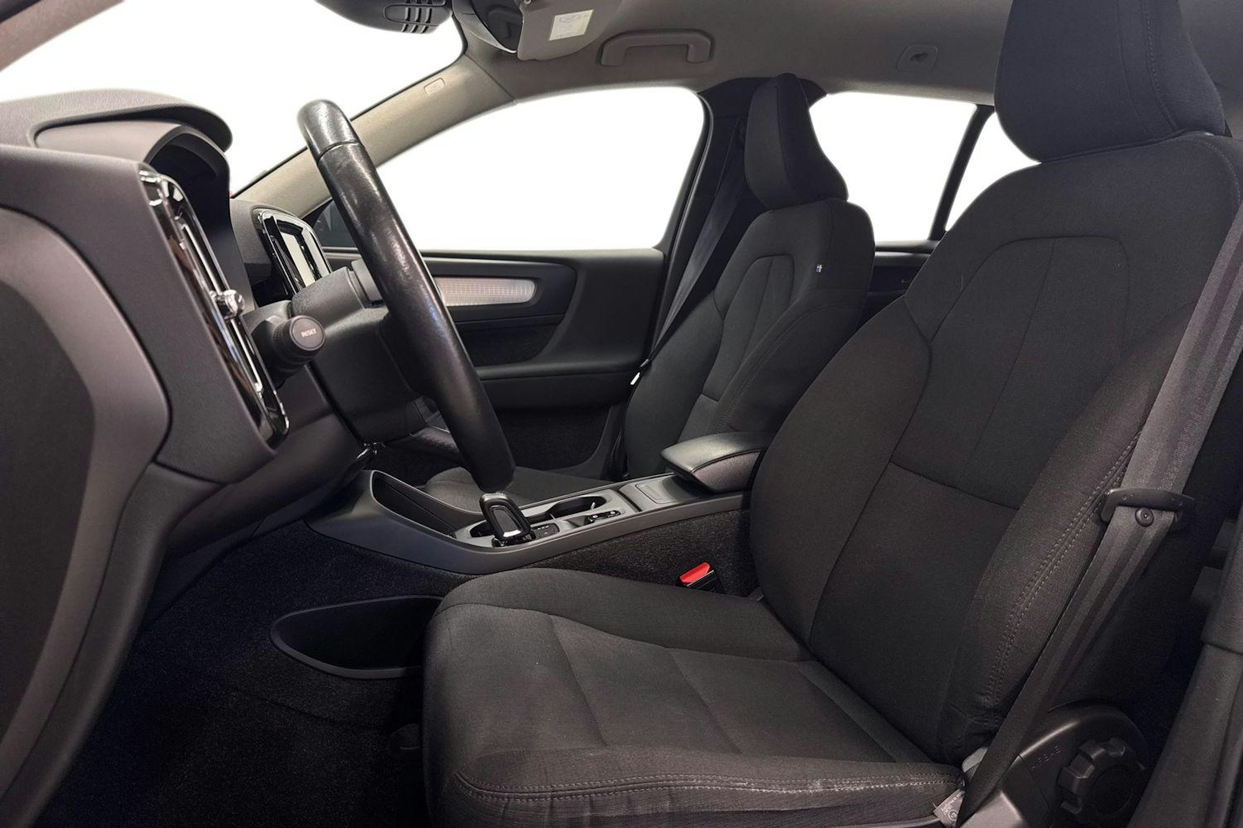 Harmaa Volvo XC40 2019 kuva 11.