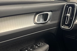 Harmaa Volvo XC40 2019 kuva 18.