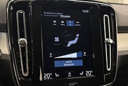 Harmaa Volvo XC40 2019 kuva 27.