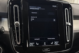 Harmaa Volvo XC40 2019 kuva 28.