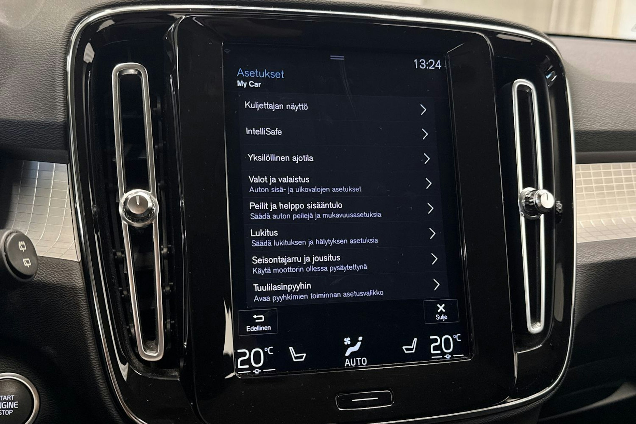 Harmaa Volvo XC40 2019 kuva 29.