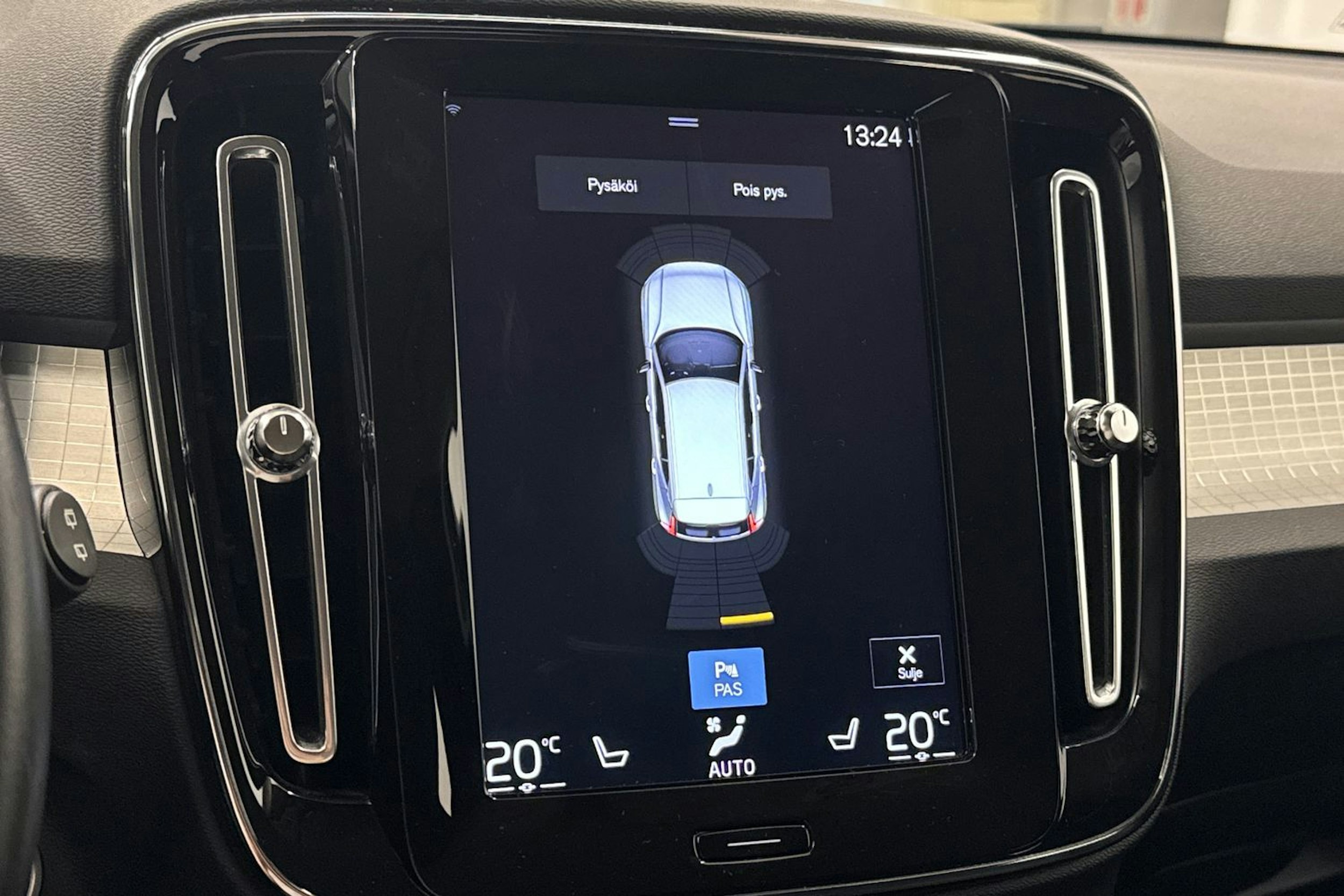Harmaa Volvo XC40 2019 kuva 30.