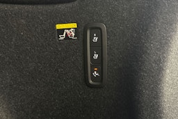 Harmaa Volvo XC40 2019 kuva 33.