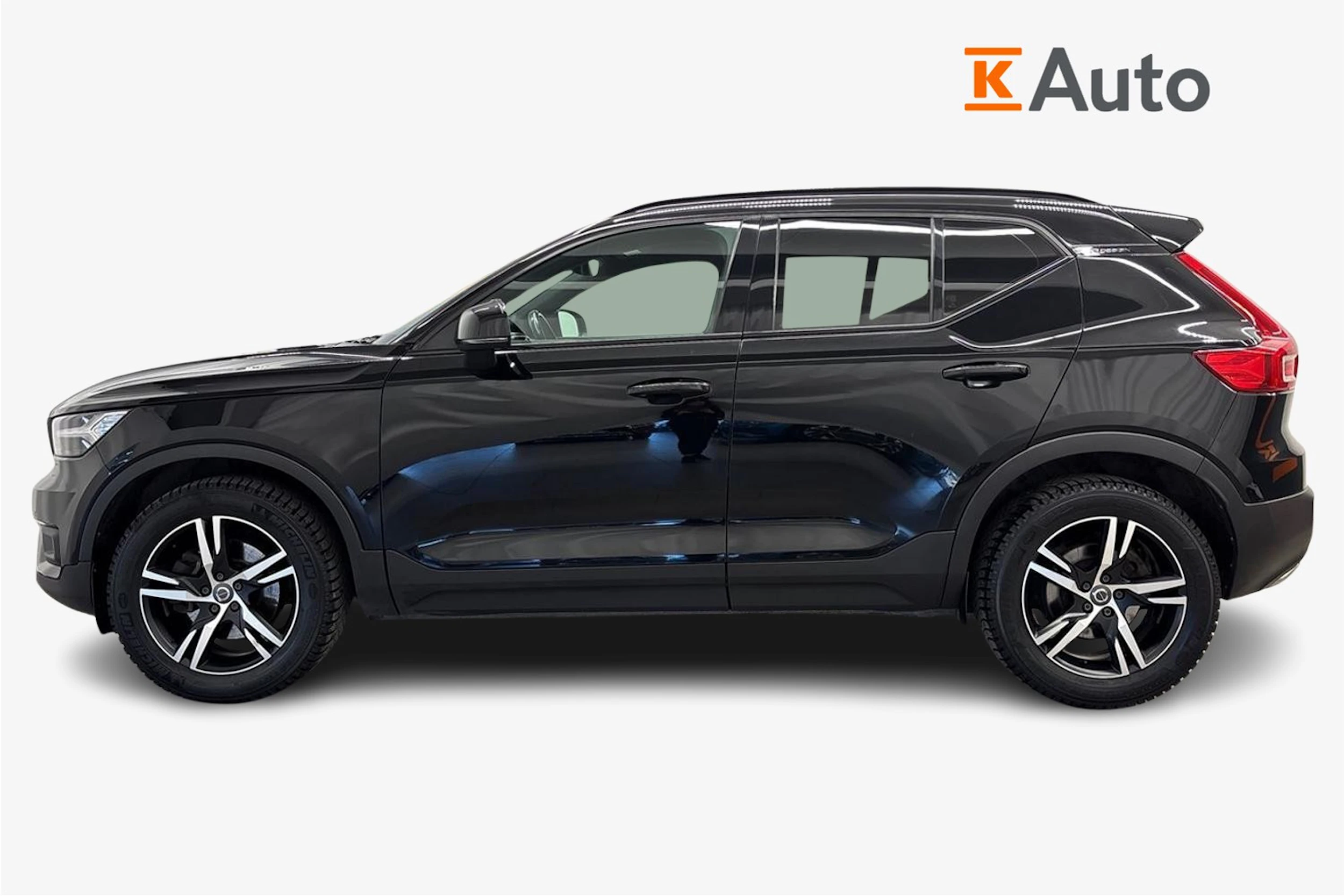 musta Volvo XC40 2019 kuva 5.