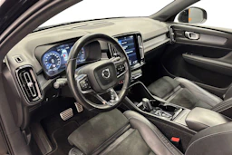 musta Volvo XC40 2019 kuva 6.