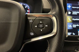 musta Volvo XC40 2019 kuva 15.