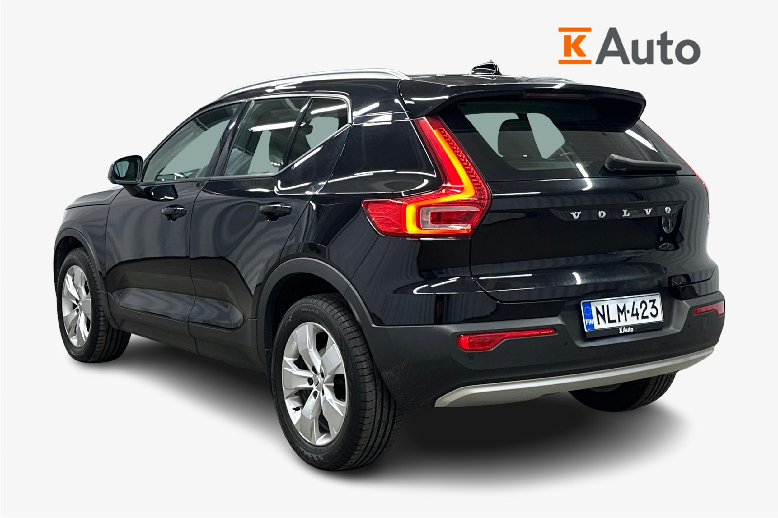musta Volvo XC40 2019 kuva 2.