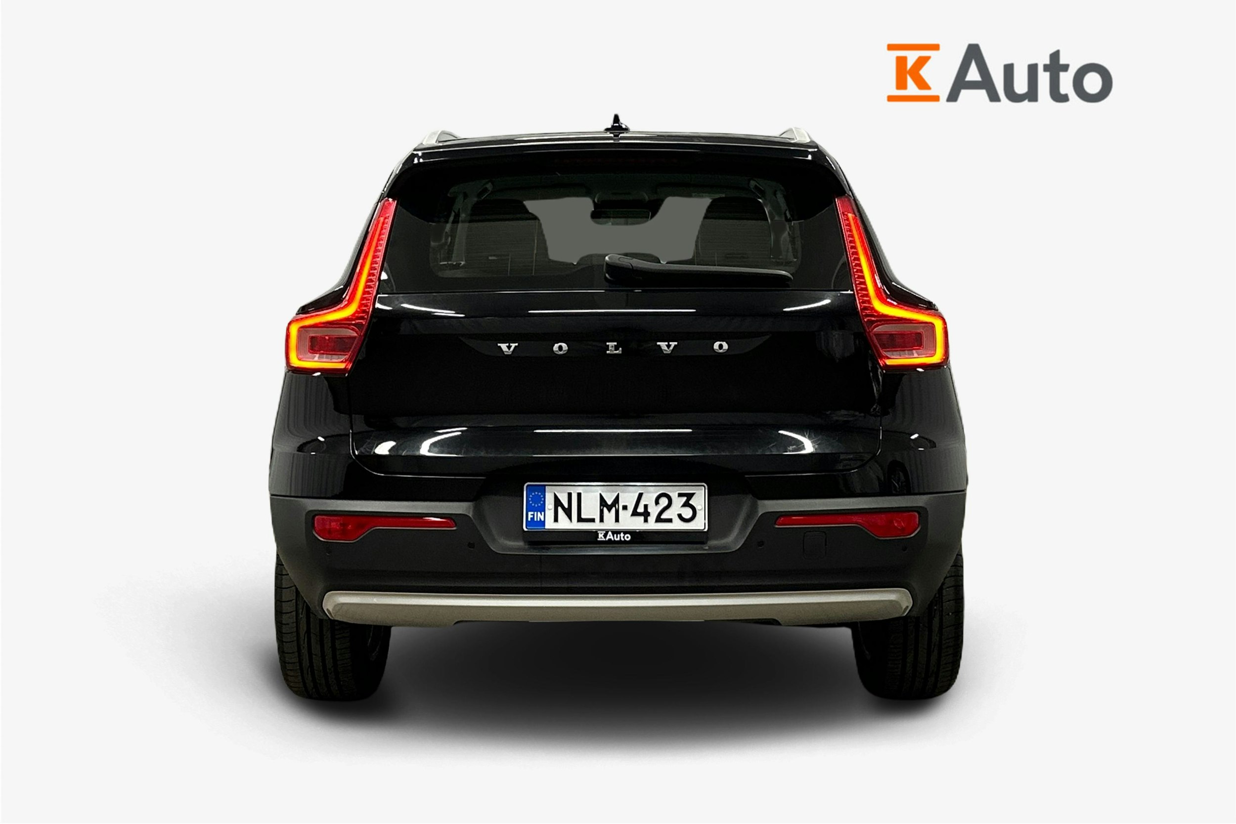 musta Volvo XC40 2019 kuva 3.