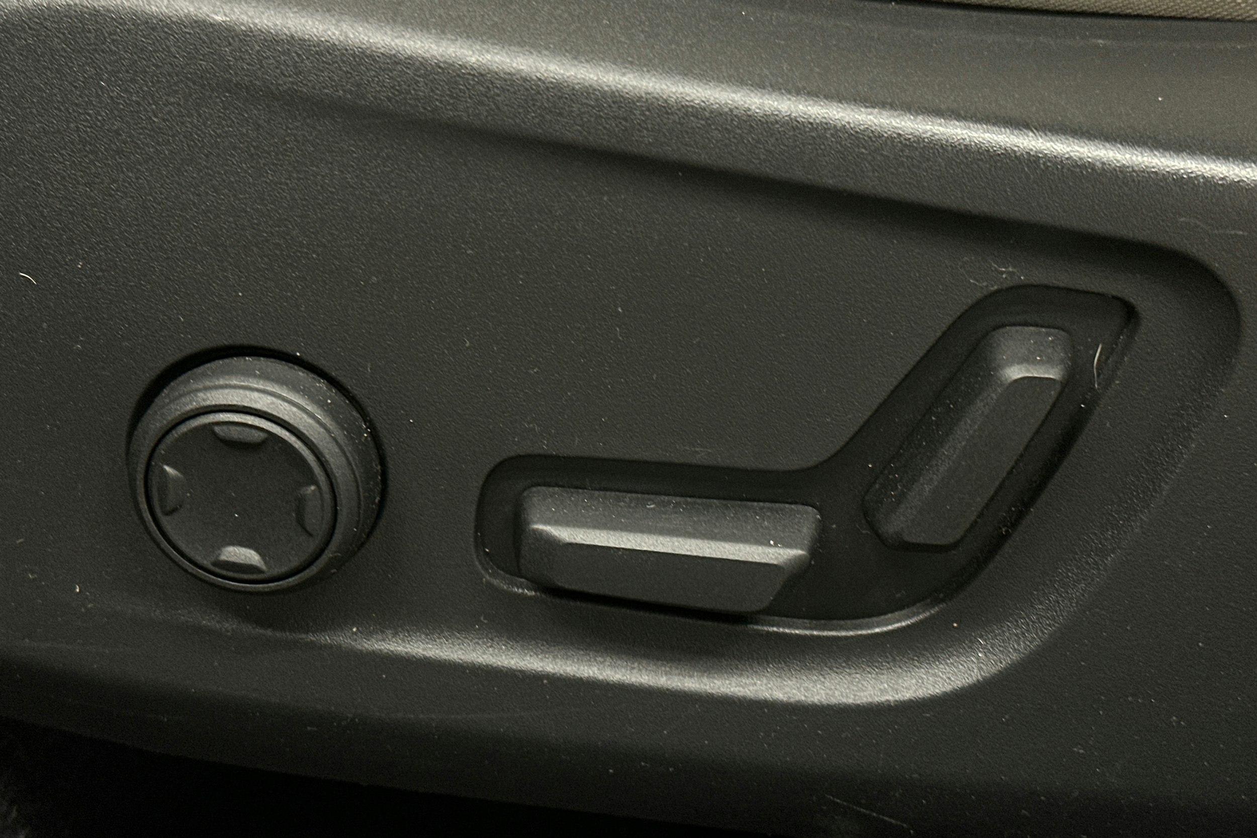 musta Volvo XC40 2019 kuva 17.
