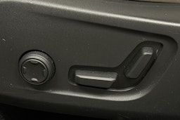 musta Volvo XC40 2019 kuva 17.