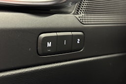 musta Volvo XC40 2019 kuva 18.