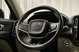 musta Volvo XC40 2019 kuva 19.