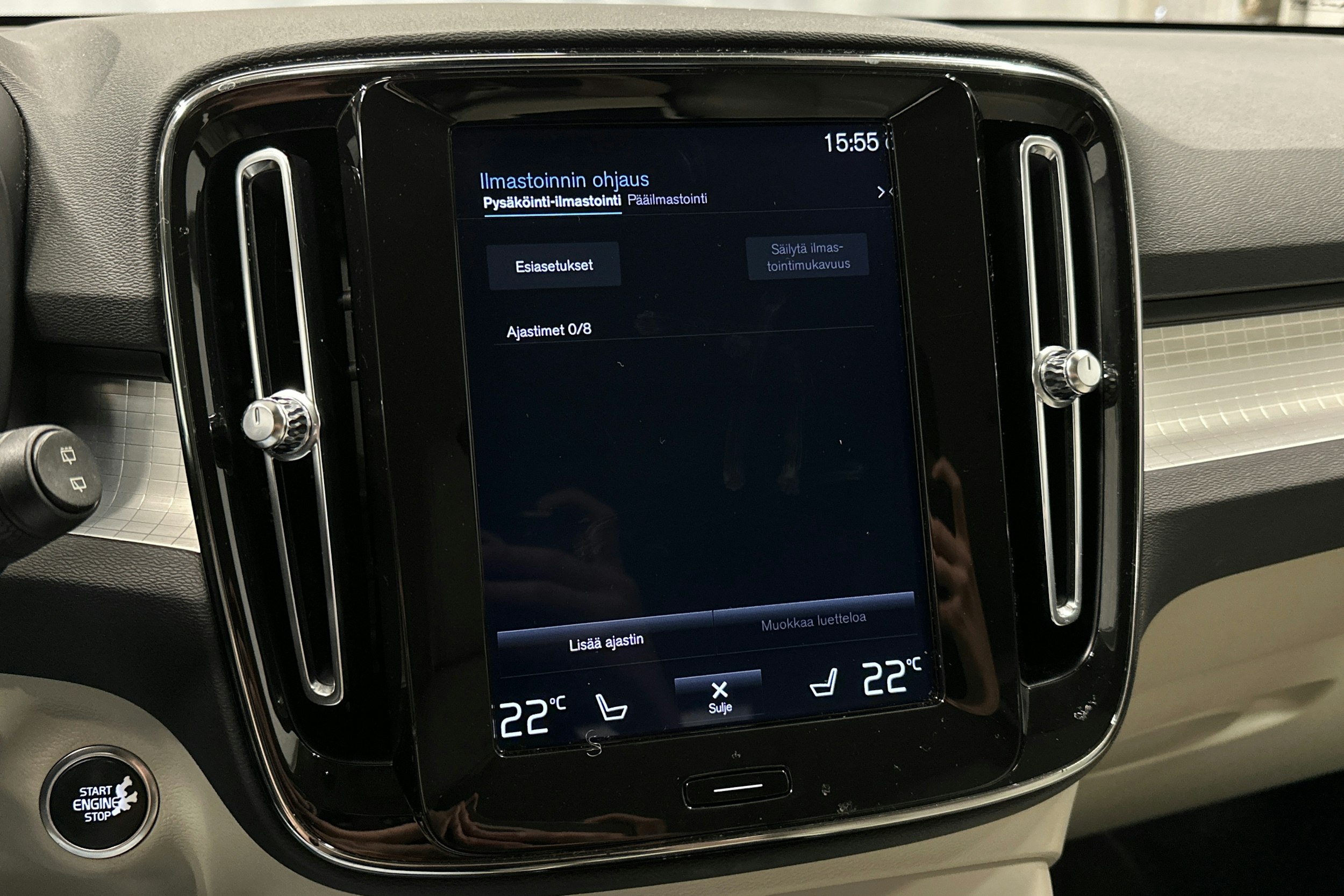 musta Volvo XC40 2019 kuva 25.