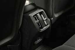 musta Volvo XC40 2019 kuva 11.