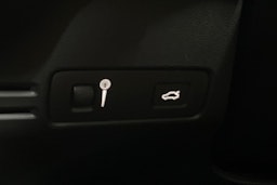 musta Volvo XC40 2019 kuva 18.