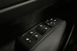 musta Volvo XC40 2019 kuva 19.