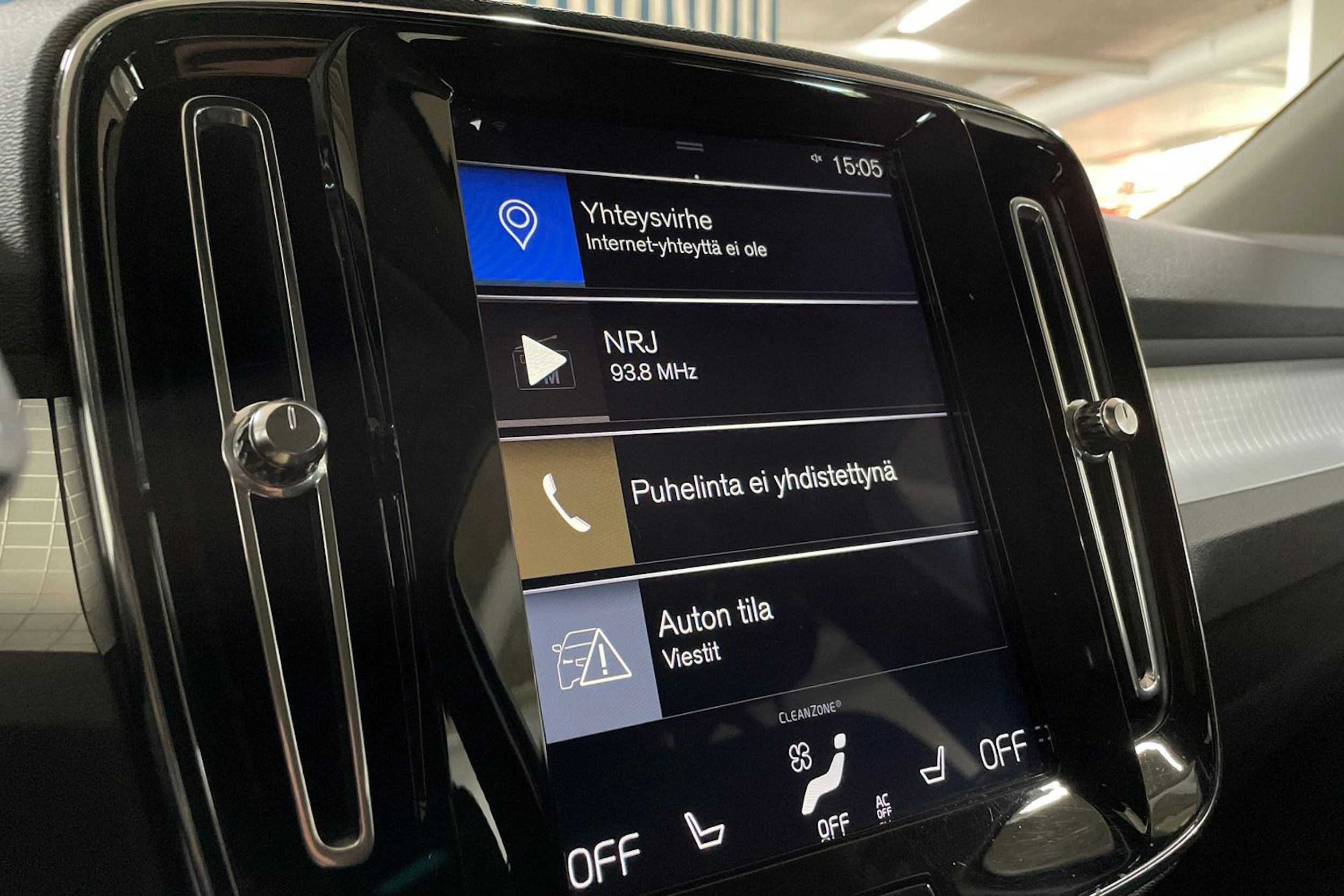 musta Volvo XC40 2019 kuva 21.