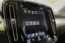 musta Volvo XC40 2019 kuva 23.
